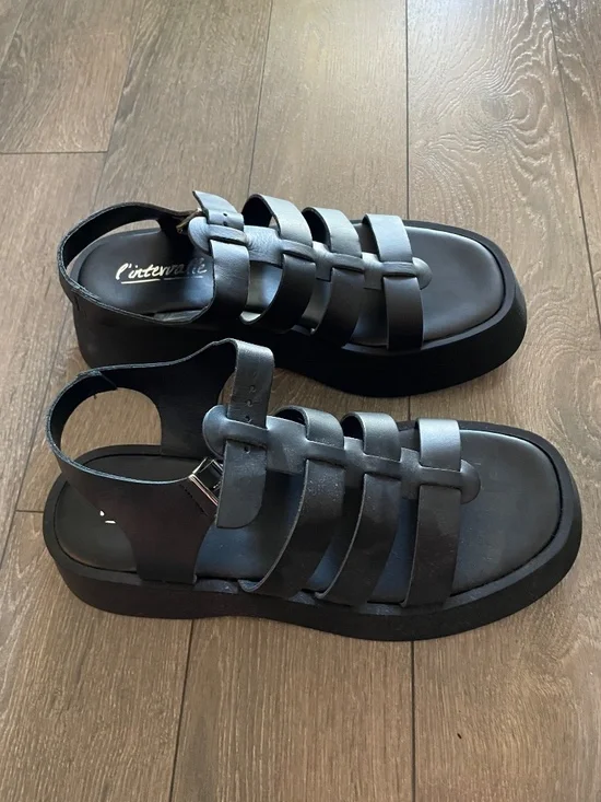 Sandals - Picture 3 of 7